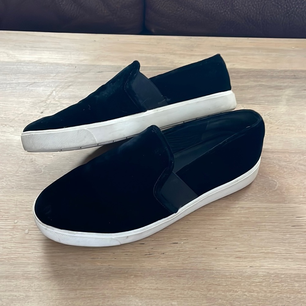 Vince Black leather sneakers